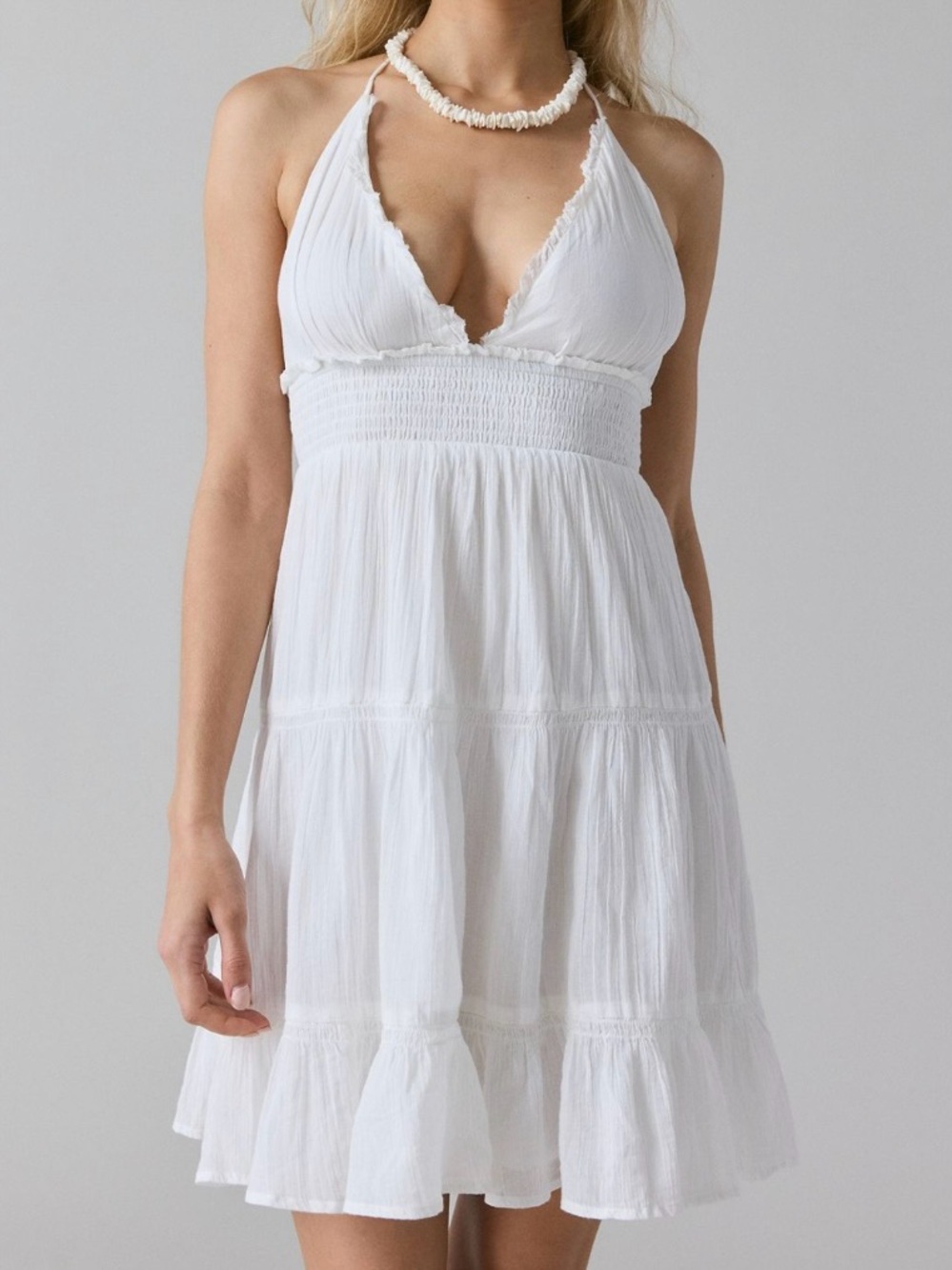 Kimchi Blue White Cotton Ruffle Open Back Halter V-Neck Knee Length Dress